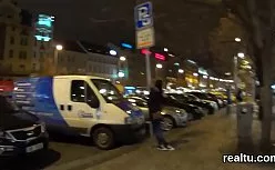 A ninfeta tcheca foi seduzida no hipermercado e acabou no sexo anal