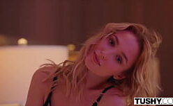 Mulher de Corno — Brenda marcou encontro para trepada com um milionário careca