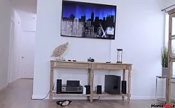 Flagrou a amiga dedilhando a xoxota e atrosou ela