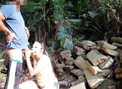 Boqueteira novinha pagando boquete pro namorado