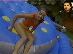 Catarina paolino pagando peitinho e dando a bunda