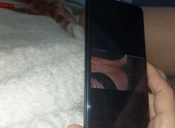 Emarrb nudes na cama do marido