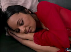 Manukitty anal com novinha de bucetona lisinha