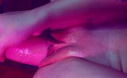 Bia suppi nua sentando na vara do macho