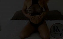 Bucetalisa fudendo com dois machos