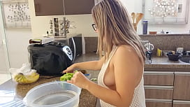 Fapelo na cozinha com a gostosa