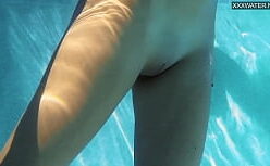 Jacqueline.oficial nua se masturbando na academia