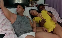 Julianas nuas morena safada gostosa fodendo de quatro com seu marido dotado