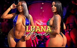 Luana kasaki nua mostrando a buceta na escola