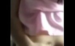 Mulher transando com 2 homens ao mesmo tempo