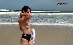 Mulheres nuas em praias peladas nuas