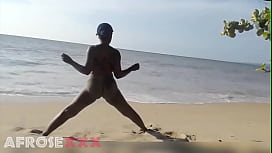 Mulheres nuas praia fazendo sexo quente