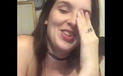 Nathalia valente pagando.peitinho e socando a rola