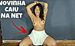 Novinhas dançando peladinha em cenas porno caseiro