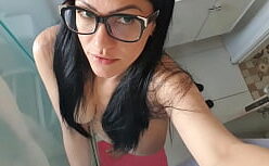 O bucetinha apertada ficou meladinha de tesão