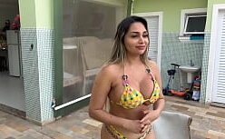 Pornou gostosas dentro da piscina