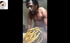 Tiktokporno.com rabuda linda galopando na rola dura