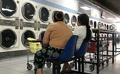 Candid trample gozando com o cuzinho na xoxota do namorado