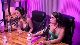 Cris galera pornô com uma loira peituda