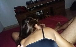 Erin eevee metendo o pau dentro da buceta da putinha linda