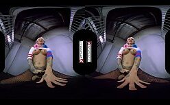 Harley quinn porn cosplay comendo a esposa