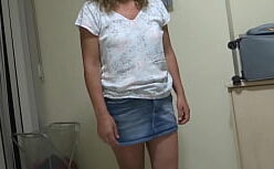 Homem chupando a bucetinha da mulher do melhor amigo