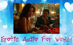 Homens chupando peitos de mulher na cama