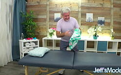 Julie ginger com a buceta da novinha