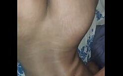 Porno coreano de pornô com puta morena rebolando no pau