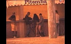 Porno flip travesti comendo as putas safadas na praia