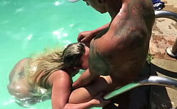 Putaria no carnaval com uma loira da boceta grande