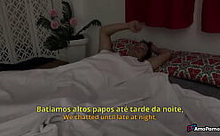 Silvia saintrada dando a bundinha para macho