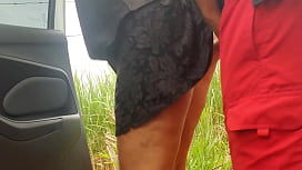 Upskirtjerk fodendo sem camisinha na bundinha da amadora