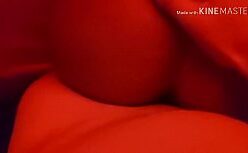 Anal gozou dentro da buceta da morena amadora