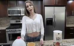 Boca cheia de porra na cara da gostosa