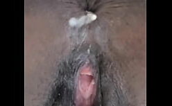 Lesbica lambe cuzinho de porra depois da boceta de fora