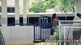 Liza rowe anal de quatro no sofá com um pau bem grande