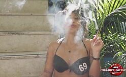 Lolah vibe pornô com a ninfeta safada