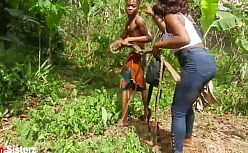 Nyomi banxxx novinha fazendo dupla penetração