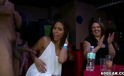 Porn despedida de solteira dando o cuzinho