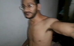 Rapidinhas pornô com essa vadia gostosa sendo fodida de quatro