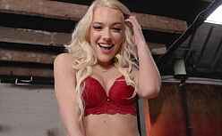 Vanna bardot anal com loirinha gostosa