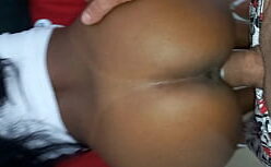 Vidio pirno comendo a filha e a priminha gostosa